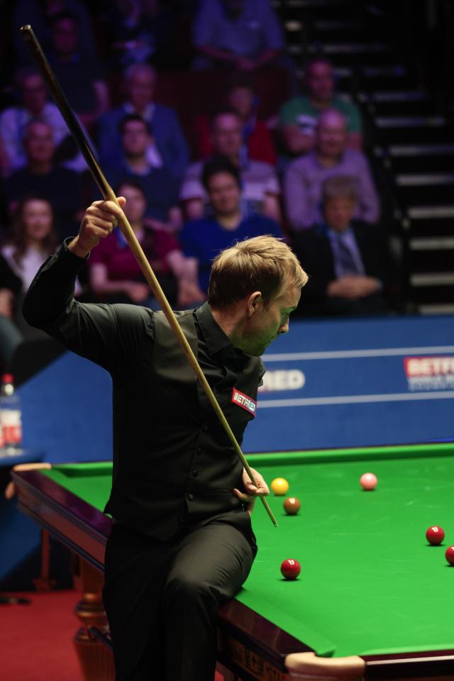 背后正是球 背后正是球